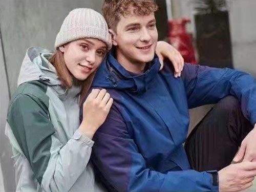 衣柜里全是商務(wù)男士襯衣？?jī)煞N衣服教你告別白襯衫。